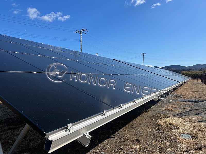 Completamento con successo del progetto di sistema di montaggio solare da 700 kW a Sendai, Giappone
