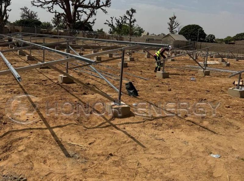Rapporto in loco: installazione di un impianto solare fotovoltaico da 1,7 MW in Nigeria